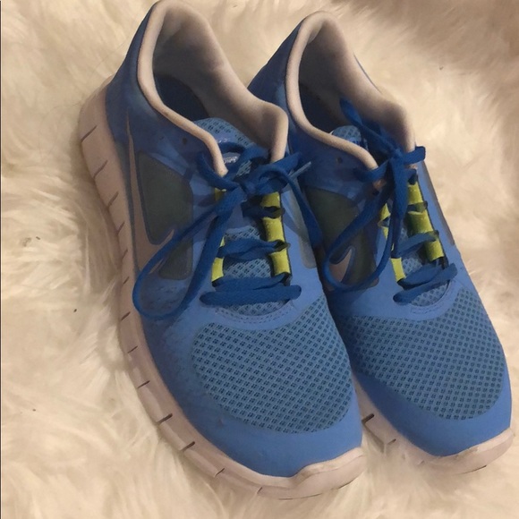 NIKE FREE RUNS - Picture 2 of 3